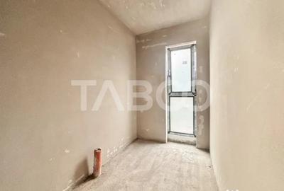 Apartament cu 4 camere semidecomandat în Mărăști