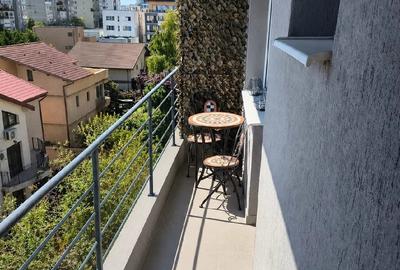 Apartament cu 2 camere decomandat în Tomis Plus