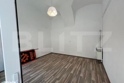 Spațiu comercial, de 20 mp, în Central - 3