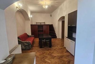 Apartament cu 3 camere decomandat în Central - 4