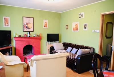 Casă individuală cu 4 camere cu Canalizare în Zorilor