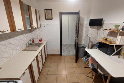 Apartament doua camere decomandat, etajul 3, Brazda zona Scoala 23 Apartament doua camere decomandat, etajul 3, Brazda zona Scoala 23 - 5
