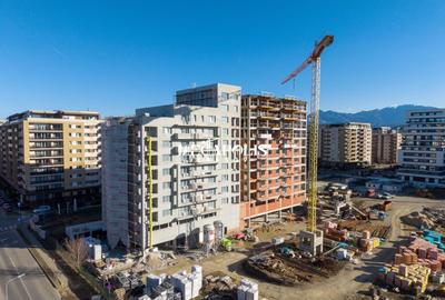 Apartament cu 3 camere semidecomandat în Tractorul - 3