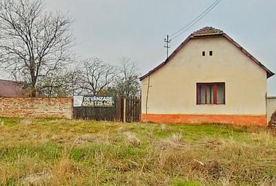 Casă cu potențial, teren generos de 1.440 mp – Secusigiu, Arad - 1