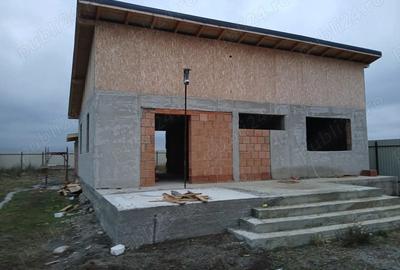 Casă cu 3 camere cu Teren 780 Mp în Central - 3