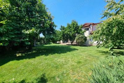 Casă cu 6 camere cu Teren 1756 Mp în Central