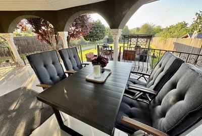 10.000 mp de teren, padure proprie ?i o casa generoasa de 540 mp. - 9