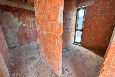 Casă individuală cu 8 camere cu Canalizare în Sud - 16