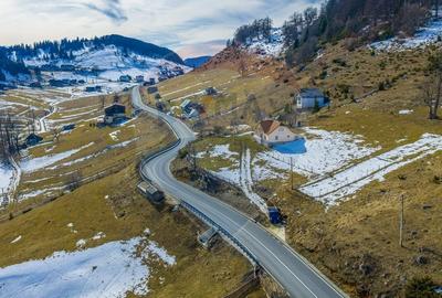 Teren Construcții intravilan de 985 mp, în Fundata - 11