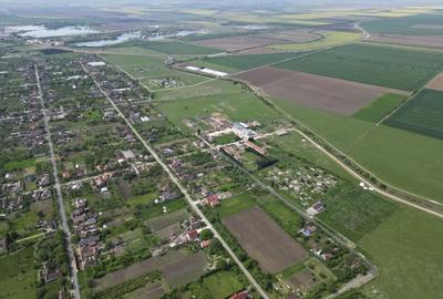 Teren Intravilan de 3,090 mp în Cuvin - 3