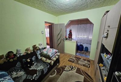 Apartament cu 2 camere nedecomandat, mobilat în Micro I - 4