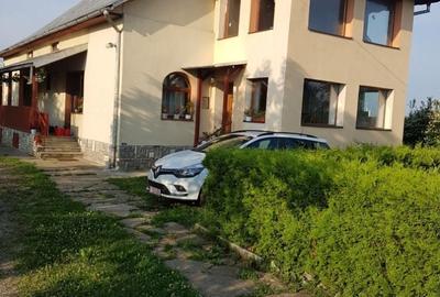 Casă cu 7 camere cu Teren 1450 Mp în Stupini - 7