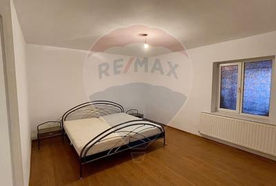 Apartament cu 4 camere semidecomandat, mobilat în Central - 2