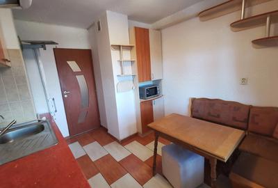 Apartament cu 3 camere decomandat în Nicolina - 6