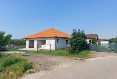 PRET REDUS!!! Casa parter in Mandruloc - 1