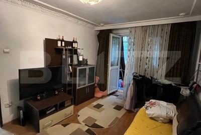 Apartament de vanzare, cu 2 camere, 38 mp, zona Bulevardul Chisinau - 8