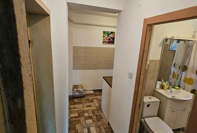 Apartament cu 3 camere decomandat în Central - 2