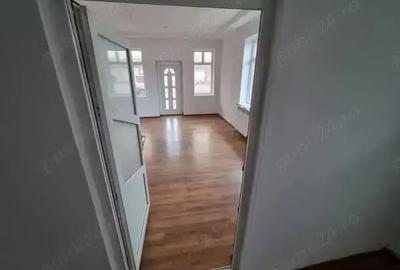 Casă cu 3 camere în Buhuși - 6