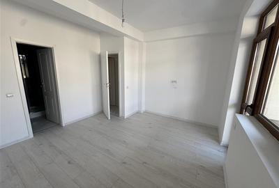 Casă cu 4 camere cu Teren 104 Mp în Central - 12