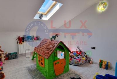 Casă cu 5 camere cu Teren 262 Mp în Babadag - 9