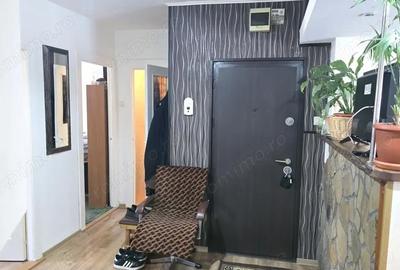 Apartament cu 4 camere decomandat în Progresul - 10