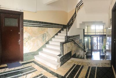 Două Apartamente de Vânzare Împreună în Bloc Interbelic Art Deco I Renovate - 1