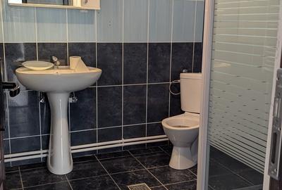 Casă individuală cu 6 camere cu Canalizare în Central - 2