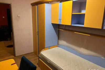 Inchiriez apartament cu doua camere, living, bucatarie, camara ?i baie - 1