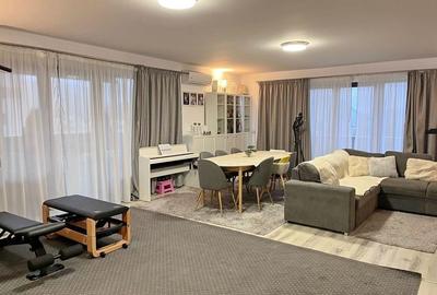 Apartament cu 4 camere decomandat, mobilat în Noua