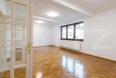 Spațiu comercial, de 62 mp, în Central - 5