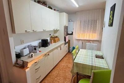 2 cam dec etaj 2 centrala proprie renovat zona Mircea cel Batran - 4
