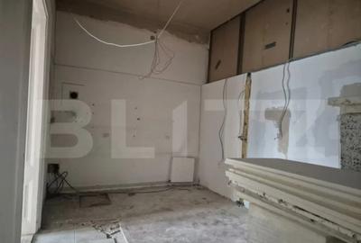 Casă cu 7 camere cu Teren 1021 Mp în Central - 6