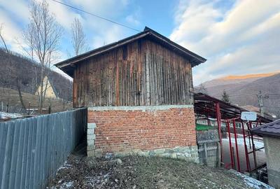 Casă cu Teren 285 Mp în Lunca Mare