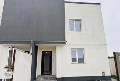 Casă cu 4 camere cu Teren 295 Mp în Domnești - 10