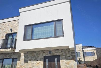 Casă cu Teren 350 Mp în Central - 1