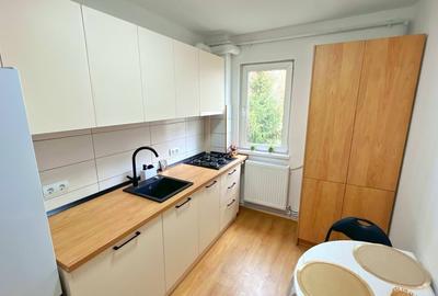 Apartament cu 2 camere semidecomandat, mobilat în Tractorul - 6
