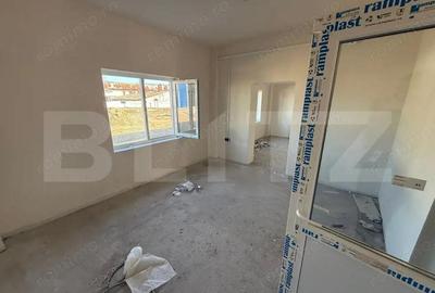 Hala 700 mp + Spa?iu Comercial ?i Birouri, Curte 5000 mp, zona Mane?ti - 4