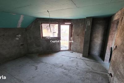 Casă cu 4 camere cu Teren 1056 Mp în Hinova - 9