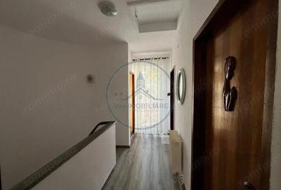 Casă cu 3 camere cu Teren 100 Mp în Central - 2