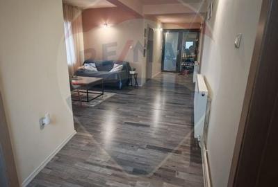 Casă cu 13 camere cu Teren 700 Mp în Bariera Vâlcii - 2