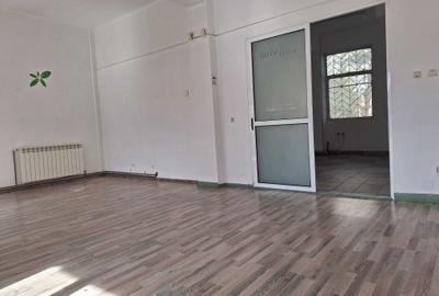 Spațiu comercial, de 140 mp, în Central - 1