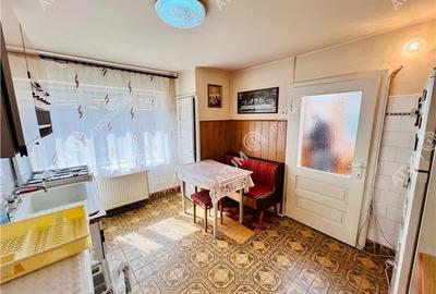 Casa de 3 camere cu pivnita si teren situata in zona Lupeni Sibiu - 10