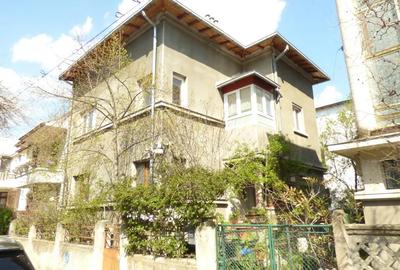 Casă cu 5 camere în Alba Iulia - 1