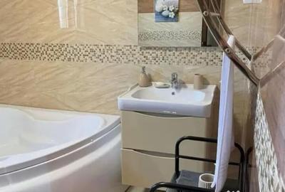 Casă cu 5 camere cu Teren 350 Mp în Strejnicu - 2