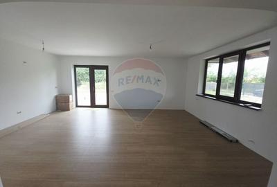 Casă individuală cu 4 camere cu Teren 6110 Mp în Girov - 22