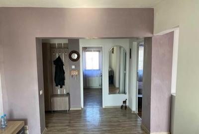 Apartament cu 3 camere decomandat în Inel I