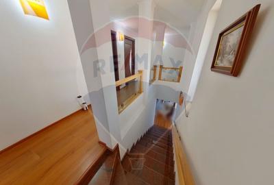 Casă cu 5 camere cu Teren 5204 Mp în Central - 11