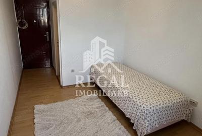 Camera de camin cu baie proprie ?i vedere spre Castelul Corvinilor - 2