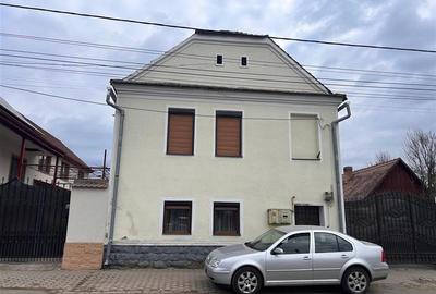 Apartament cu 2 camere nedecomandat, mobilat în Central - 1