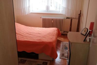 Apartament cu 3 camere semidecomandat în Central - 3